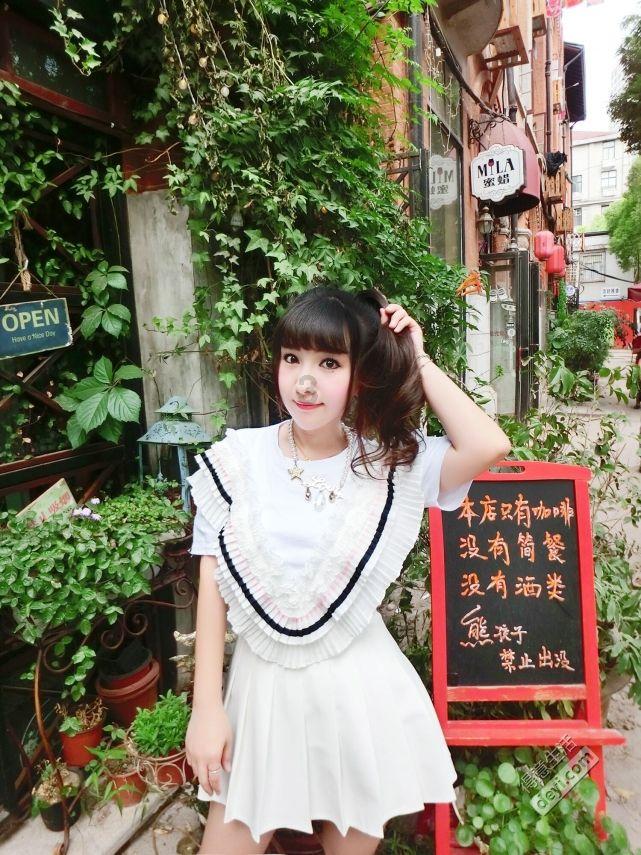 “开门杀”撞倒骑车人 违停司机需担责