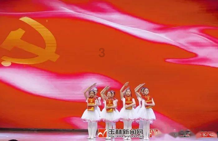 上海胜福建！朱世龙搂刘鹏，刘铮指导戴昊，三功臣淡定，大威狂笑