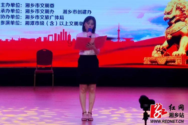 费兰是2013年佩德罗之后,首位为巴萨戴帽的西班牙国脚