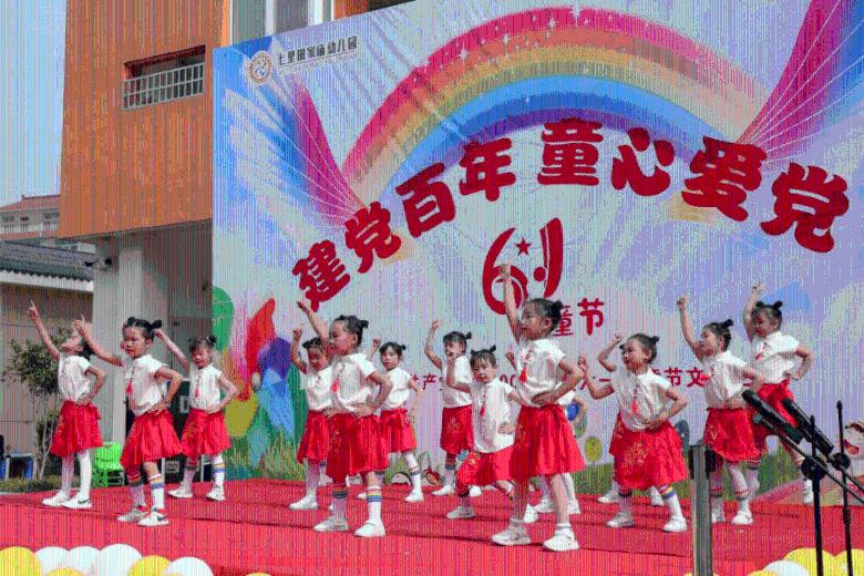 江苏68岁大妈丧子后遭上门讨债，洗碗10年替儿还债，她有多辛苦呢？游戏画面