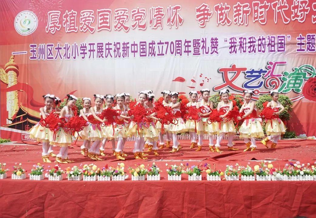 林忆莲退圈3年官宣复出，曾让李宗盛为其抛弃妻女，如今准备扶正多年备胎？